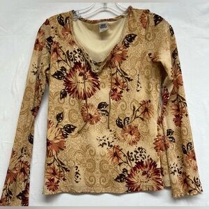 High Sierra Vintage Y2K Lace-Up Floral Lettuce Hem Top
Fairy, Y2K, Boho, Earthy